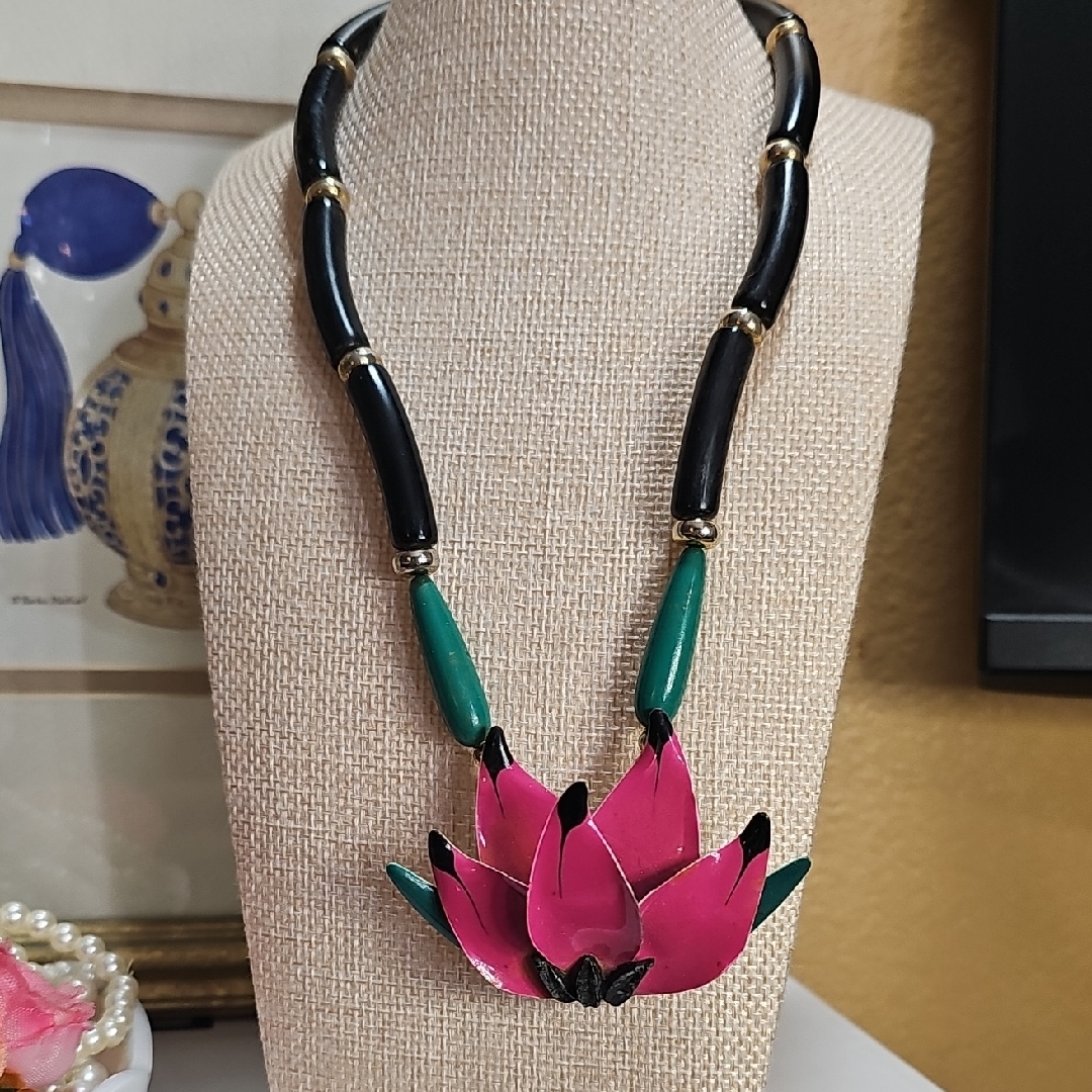 60s Vintage Korea Enamel Lotus Floral Necklace 45$